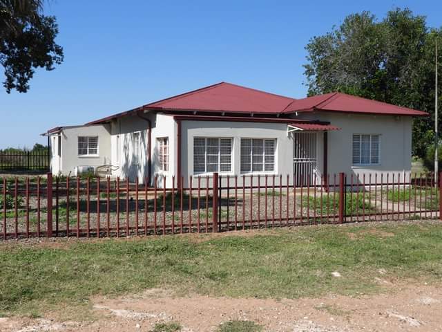 4 Bedroom Property for Sale in Bloemhof North West